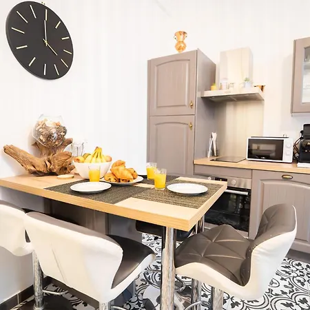 Charming With Sofa, Bed And Terrace-as * Carcassona